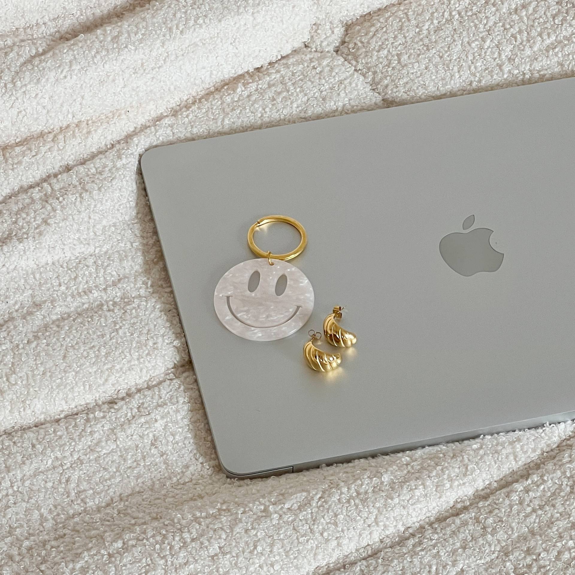 Schlüsselanhänger "Happy White', Smiley Keychain, Anhänger, Geschenk Zum Einzug - Perfekt Verschenken Schlüsselanhänger "Happy White', Smiley Keychain, Anhänger, Geschenk Zum Einzug - Perfekt Verschenken von lifeoflone