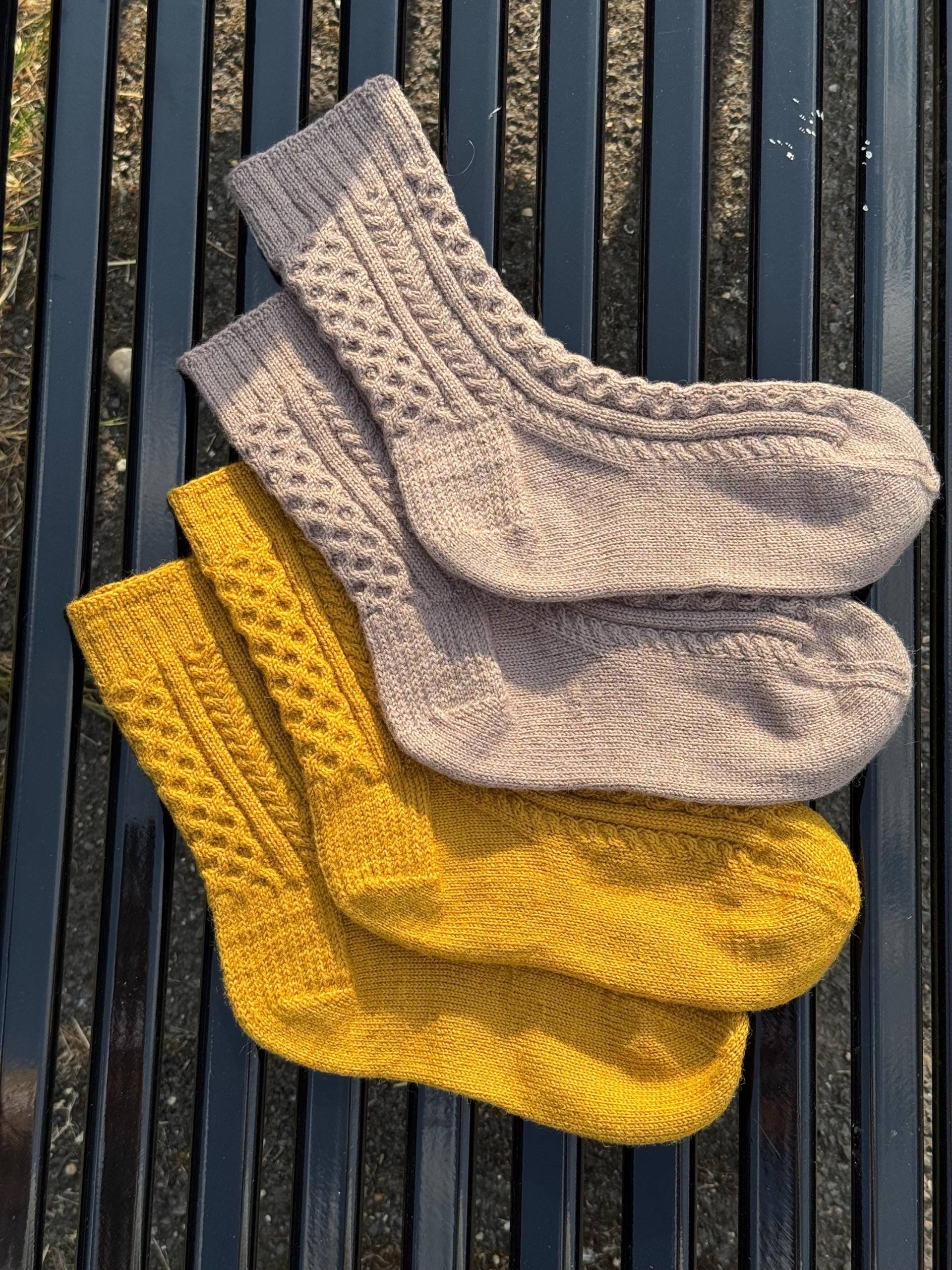 Honig-Zopfmuster Wollsocken Honig-Zopfmuster Wollsocken von lightbutterfly