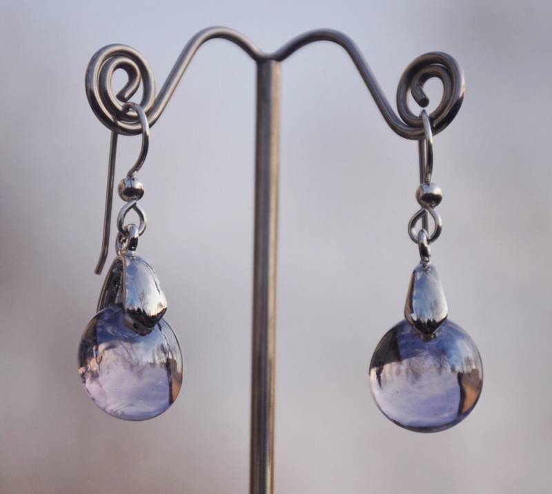 Lila Glas Ohrhänger Lila Glas Ohrhänger von lightcurves