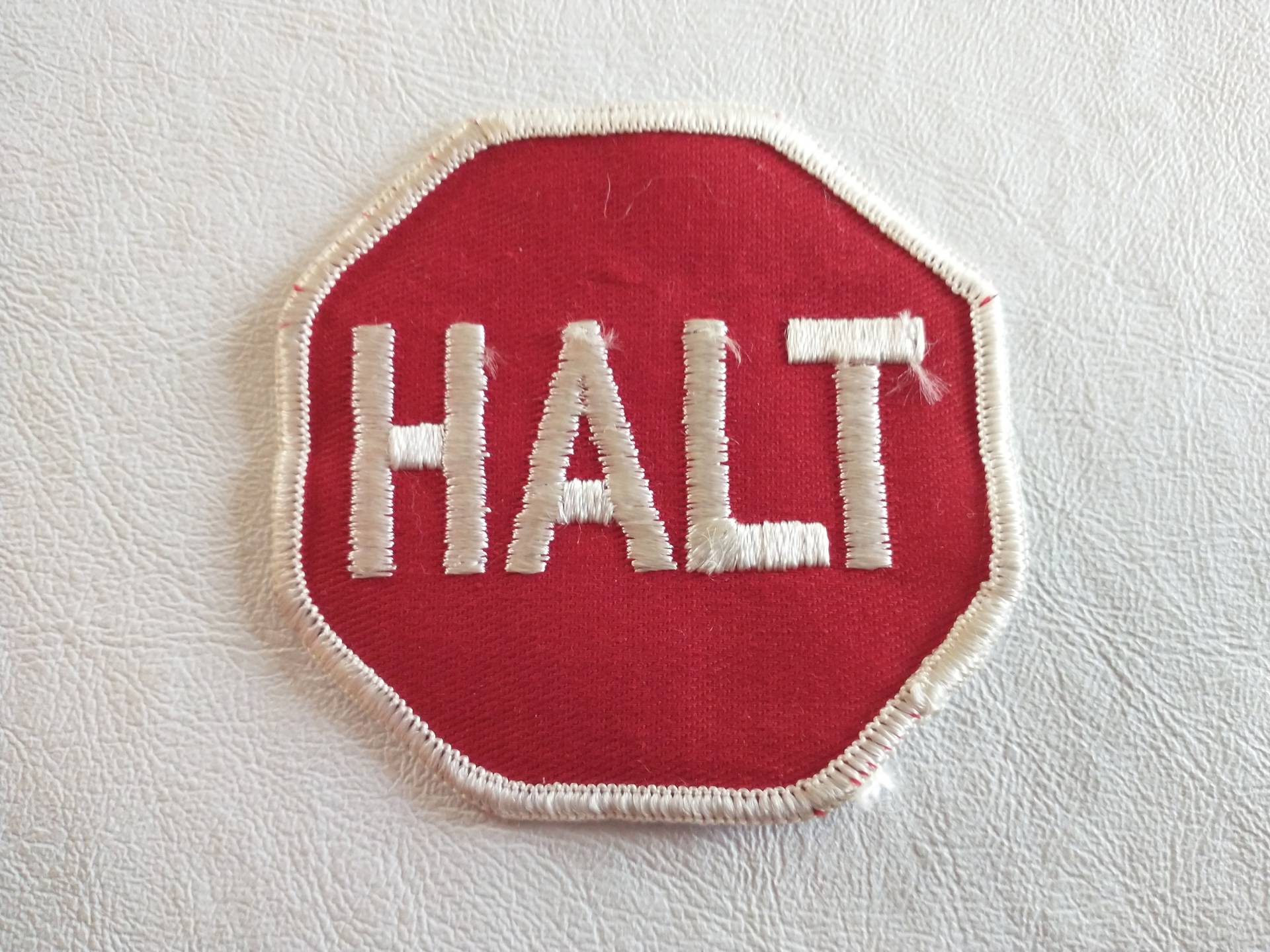 Vintage Halt Aufnäher von lighterairvintage