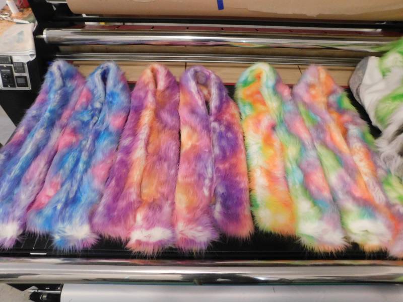 Kunstfell Leuchtboas - Orange Pink Lila Weiße Led-Leuchten Burning Man Rave Accessoires 3 Verschiedene Kunstpelze Zur Auswahl von lightupcoats