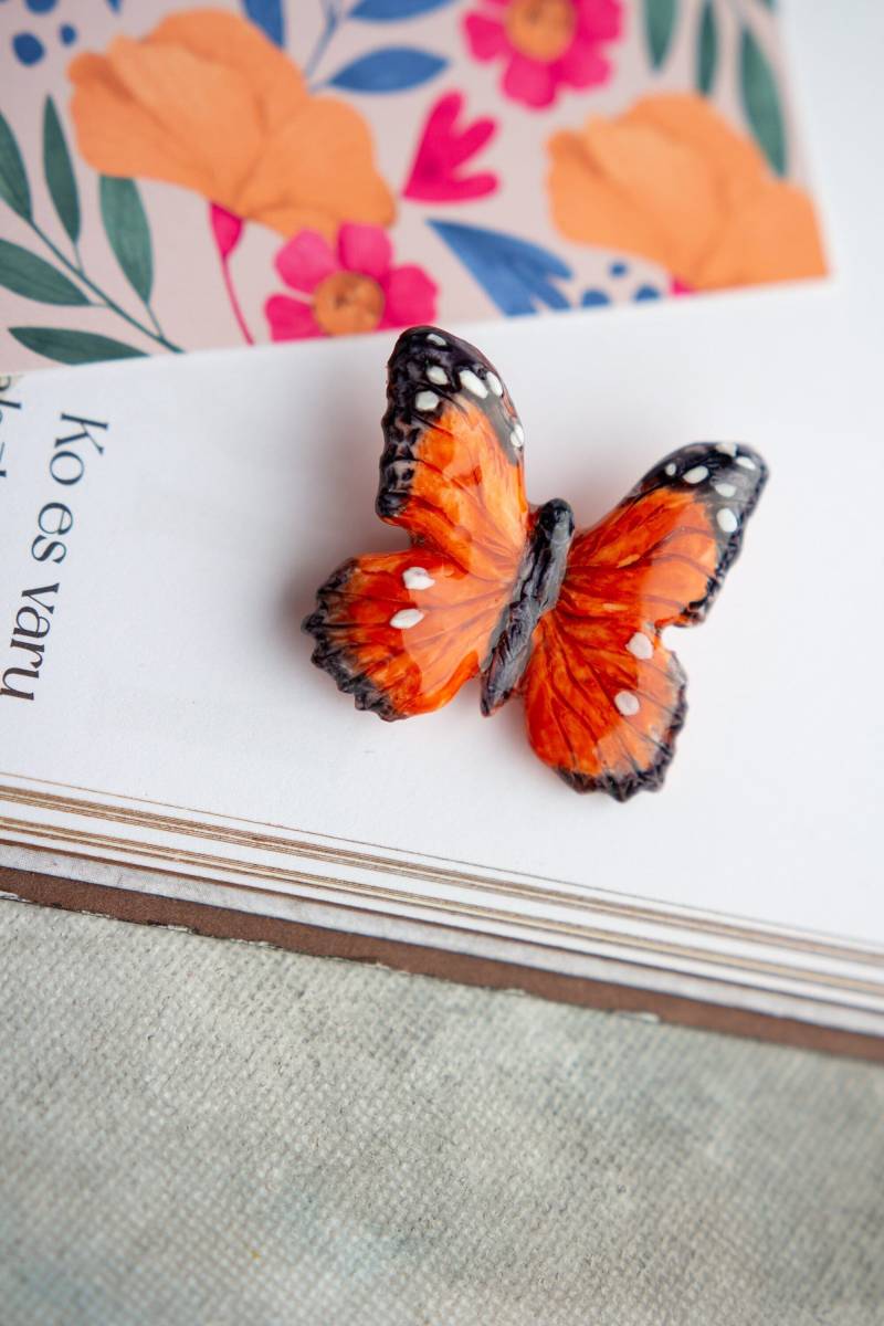 Handgemachte Polymer Clay Schmetterling Brosche Orange Insekt Anstecknadel von liiberdesign