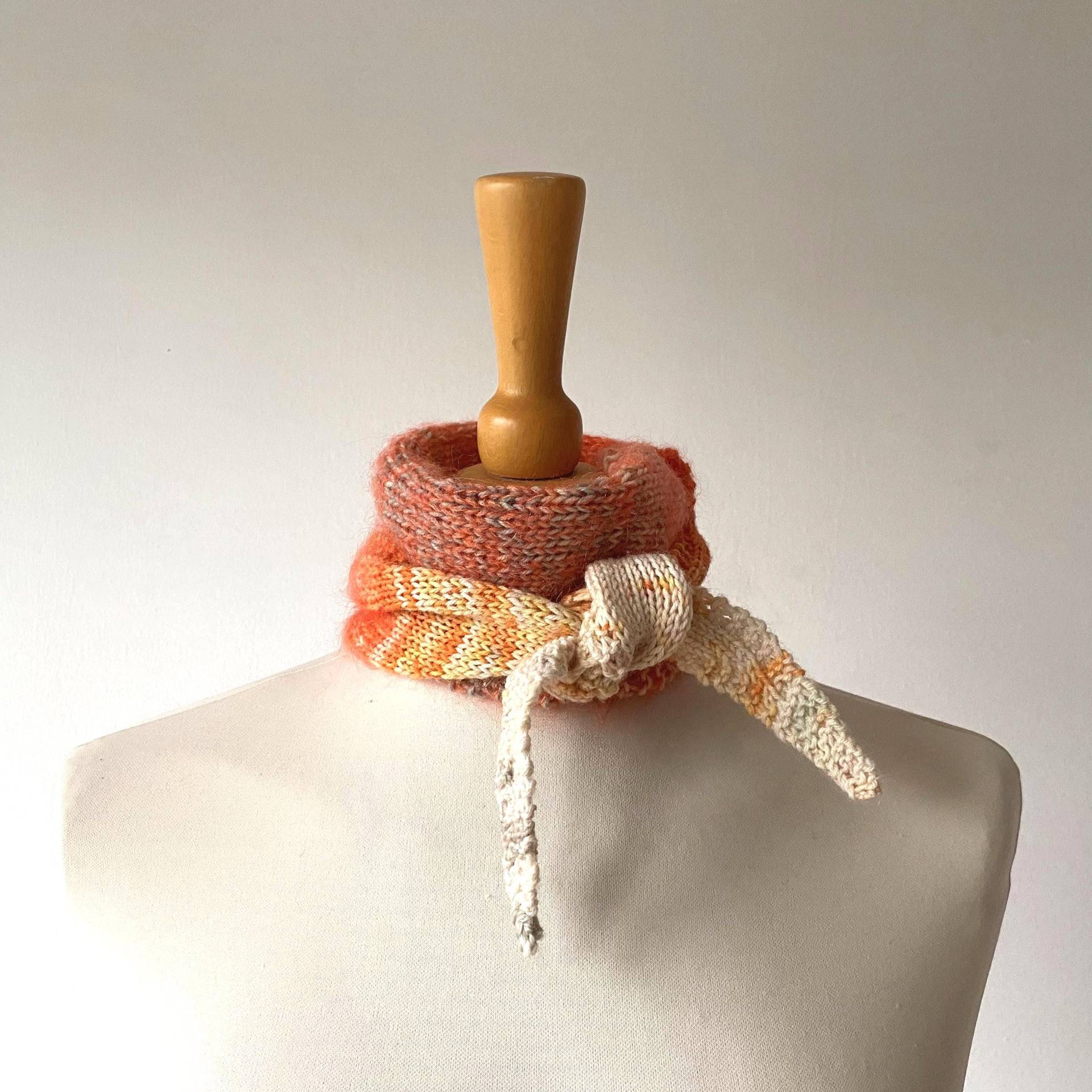 Schmales Stricktuch Orange Ecru Grau, Kleines Halstuch Aus Sockenwolle Mohair Seide, Halswärmer Herbst Winter, Unikat Handgestrickt, Schal von likedesign