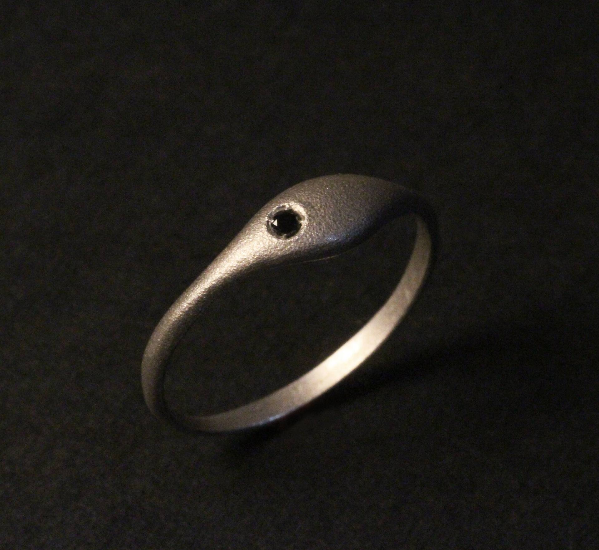 Black Diamant Ring Aus Sterlingsilber Mit Weißgold Rhodiniert von likhomanova