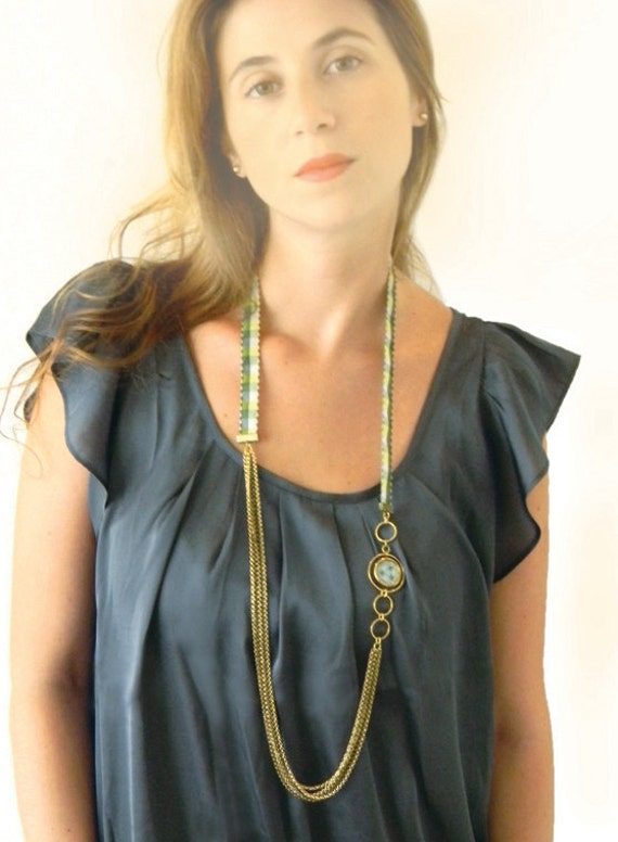 Geschichteten Halskette - Messing-Ketten Mit Grünem Band, Ringe Und Emaille-Muster-Anhänger von lilianadesign