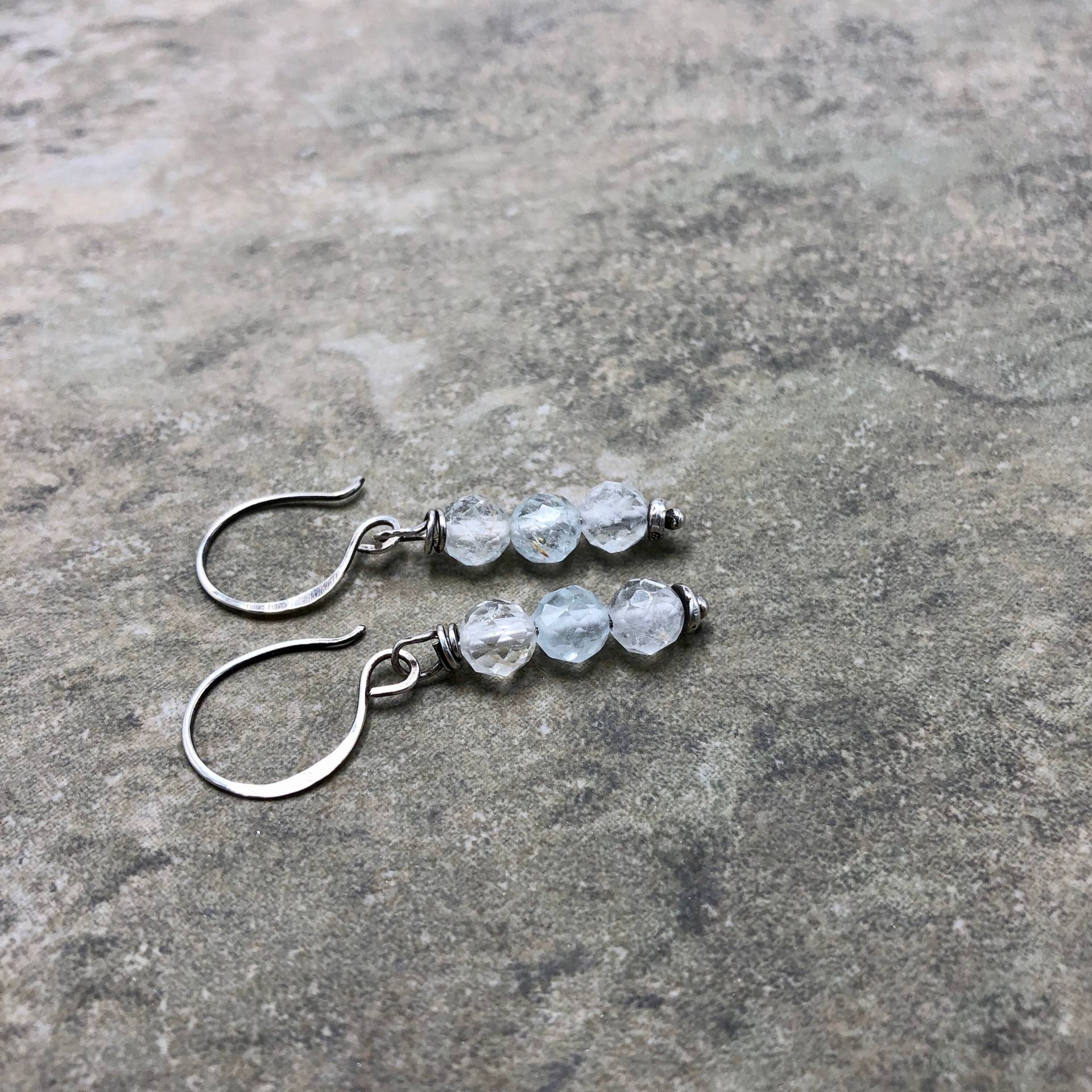 Triangle - Blauer Topas Und Sterling Silber Ohrringe Triangle - Blauer Topas Und Sterling Silber Ohrringe von lilikoidesign