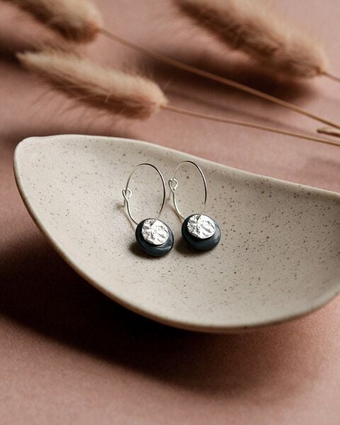 lille mus Creolen 'Mondplättchen' aus Porzellan und 925 Silber / vergoldet von lille mus