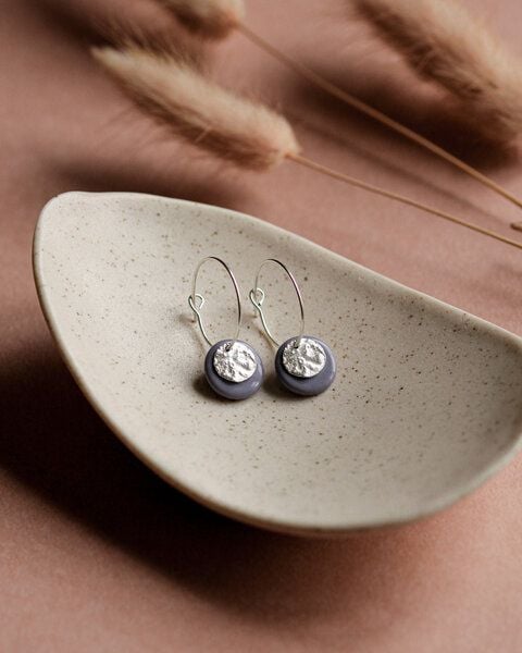 lille mus Creolen 'Mondplättchen' aus Porzellan und 925 Silber / vergoldet von lille mus