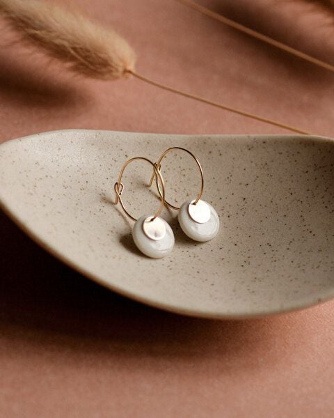 lille mus Creolen 'Plättchen' aus Porzellan und 925 Silber / vergoldet von lille mus