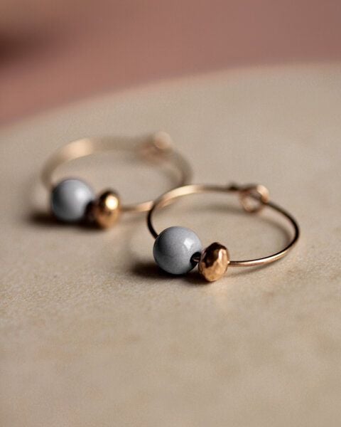 lille mus Creolen 'Porzellanperle' aus Porzellan und 925 Silber / vergoldet von lille mus