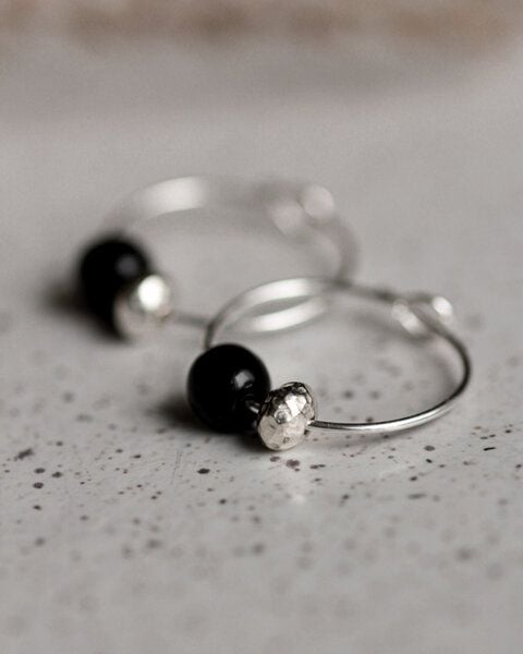 lille mus Creolen 'Porzellanperle' aus Porzellan und 925 Silber / vergoldet von lille mus