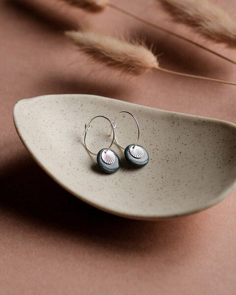 lille mus Creolen 'Sonnenplättchen' aus Porzellan und 925 Silber / vergoldet von lille mus