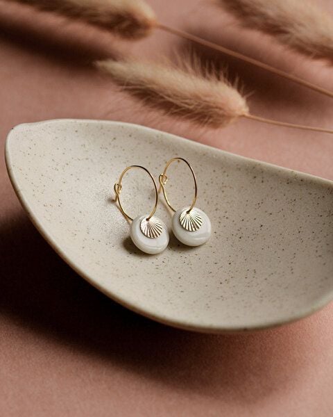 lille mus Creolen 'Sonnenplättchen' aus Porzellan und 925 Silber / vergoldet von lille mus