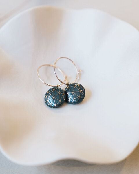 lille mus Creolen mit Porzellan-Anhänger 'Geo' Porzellanschmuck von lille mus