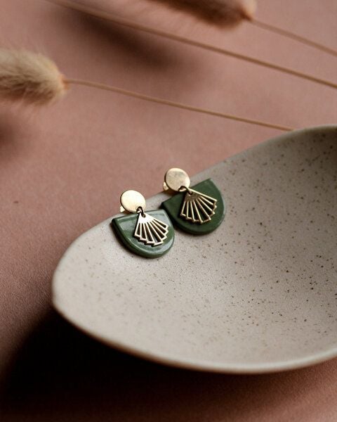 lille mus Ohrstecker 'Halbkreis Fächer' aus Porzellan und 925 Silber / vergoldet von lille mus