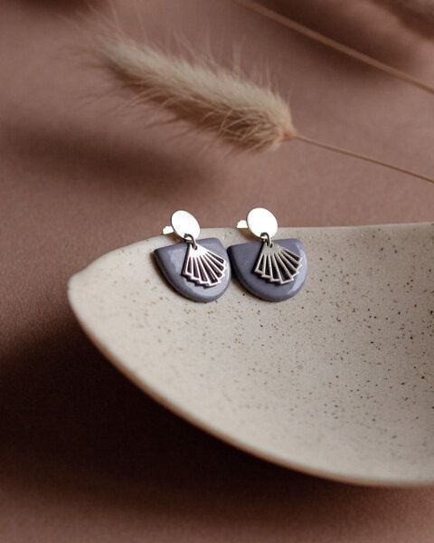 lille mus Ohrstecker 'Halbkreis Fächer' aus Porzellan und 925 Silber / vergoldet von lille mus