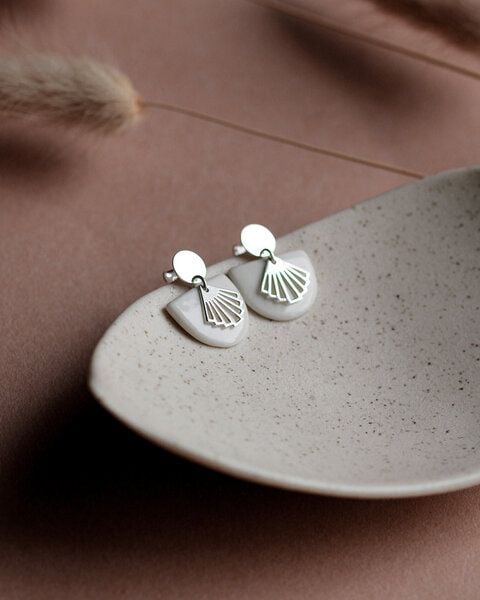 lille mus Ohrstecker 'Halbkreis Fächer' aus Porzellan und 925 Silber / vergoldet von lille mus