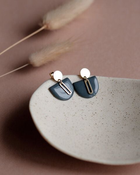 lille mus Ohrstecker 'Halbkreis Oval' aus Porzellan und 925 Silber / vergoldet von lille mus