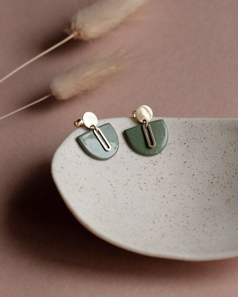 lille mus Ohrstecker 'Halbkreis Oval' aus Porzellan und 925 Silber / vergoldet von lille mus