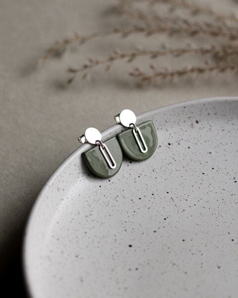 lille mus Ohrstecker 'Halbkreis Oval' aus Porzellan und 925 Silber / vergoldet von lille mus