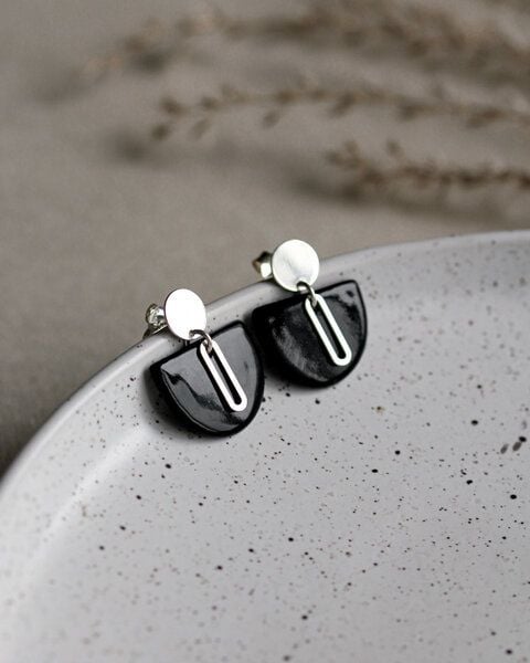 lille mus Ohrstecker 'Halbkreis Oval' aus Porzellan und 925 Silber / vergoldet von lille mus