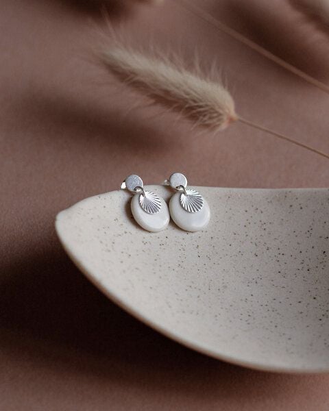 lille mus Ohrstecker 'Sonnenplättchen' aus Porzellan und 925 Silber / vergoldet von lille mus