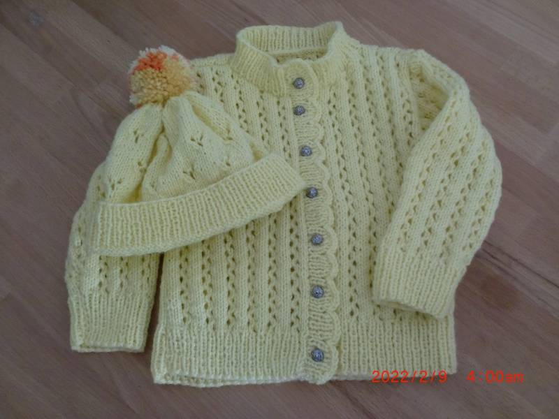 Mädchenjacke Mit Mütze Grösse 116/122 von lillysell4