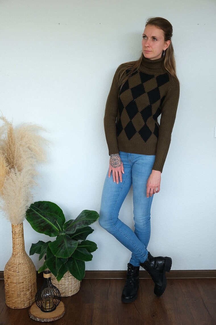 Brauner Vintage Rollkragenpullover Mit Rautenmuster, Kaschmir, Gr. 38 von lilorvintage