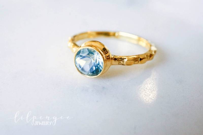 6mm Blautopas Goldring. Blauer Edelstein Ring. Edelstein-Ring. Gold Vergoldet. Grösse 8 von lilpengee