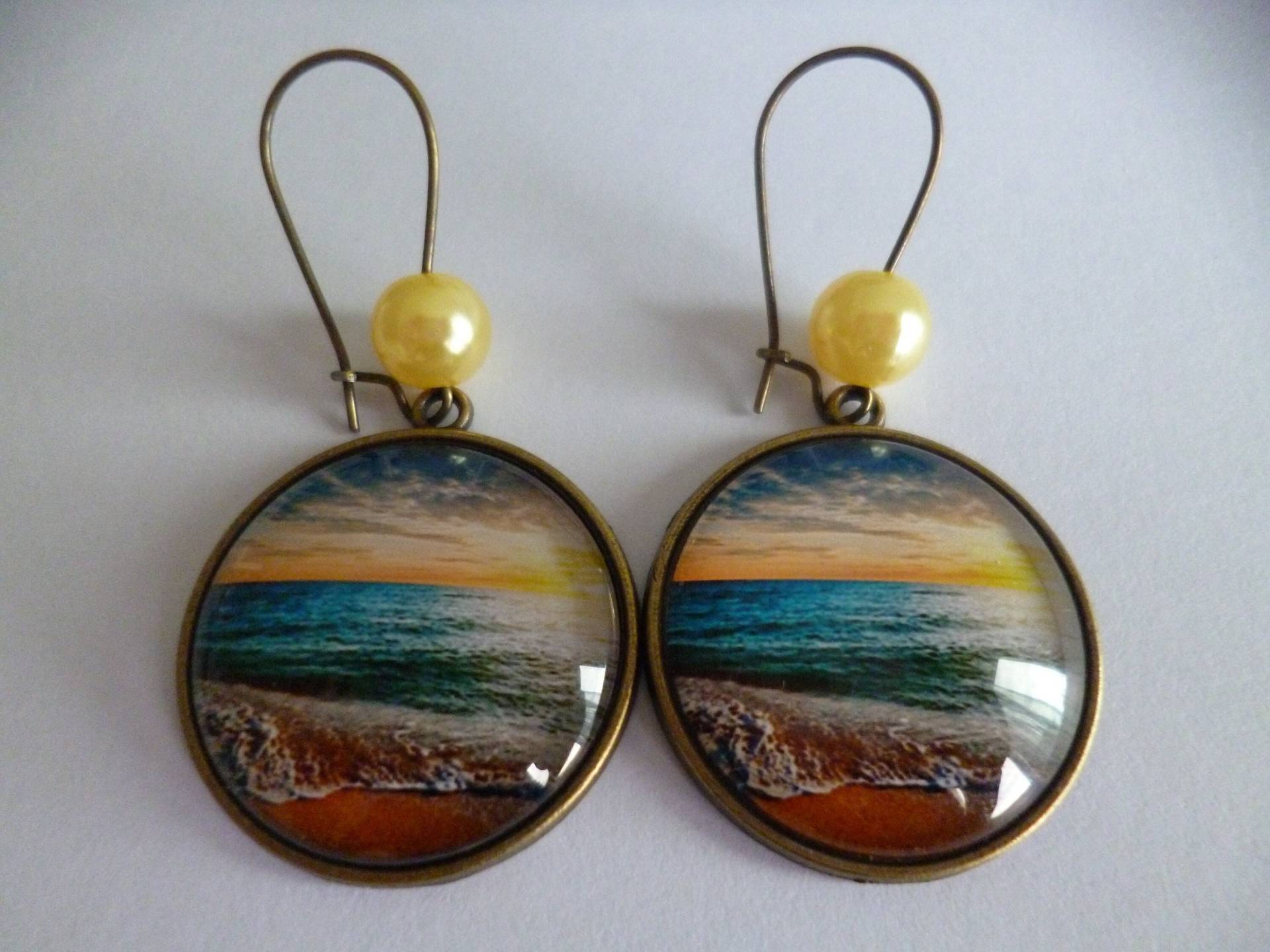 Bronze Ohrringe Haken Meer Strand Cabochon Perlen 25mm Bronze Ohrringe Haken Meer Strand Cabochon Perlen 25mm von limaginairedesfees76
