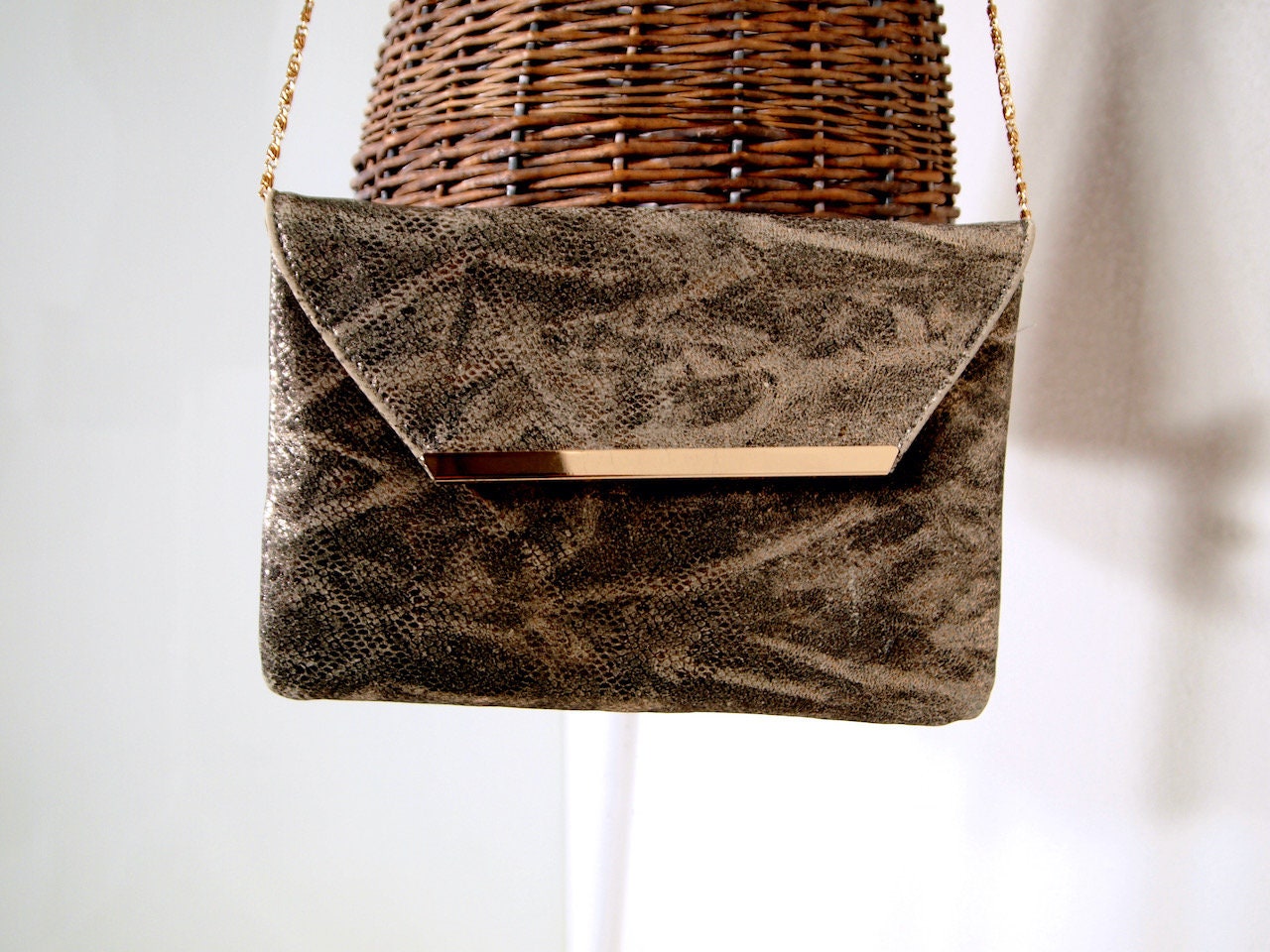 Tasche Clutch Schlangen Optik Beige Braun Gold | 24 X 16 1 cm Tasche Clutch Schlangen Optik Beige Braun Gold | 24 X 16 1 cm von linalovesvintageDE