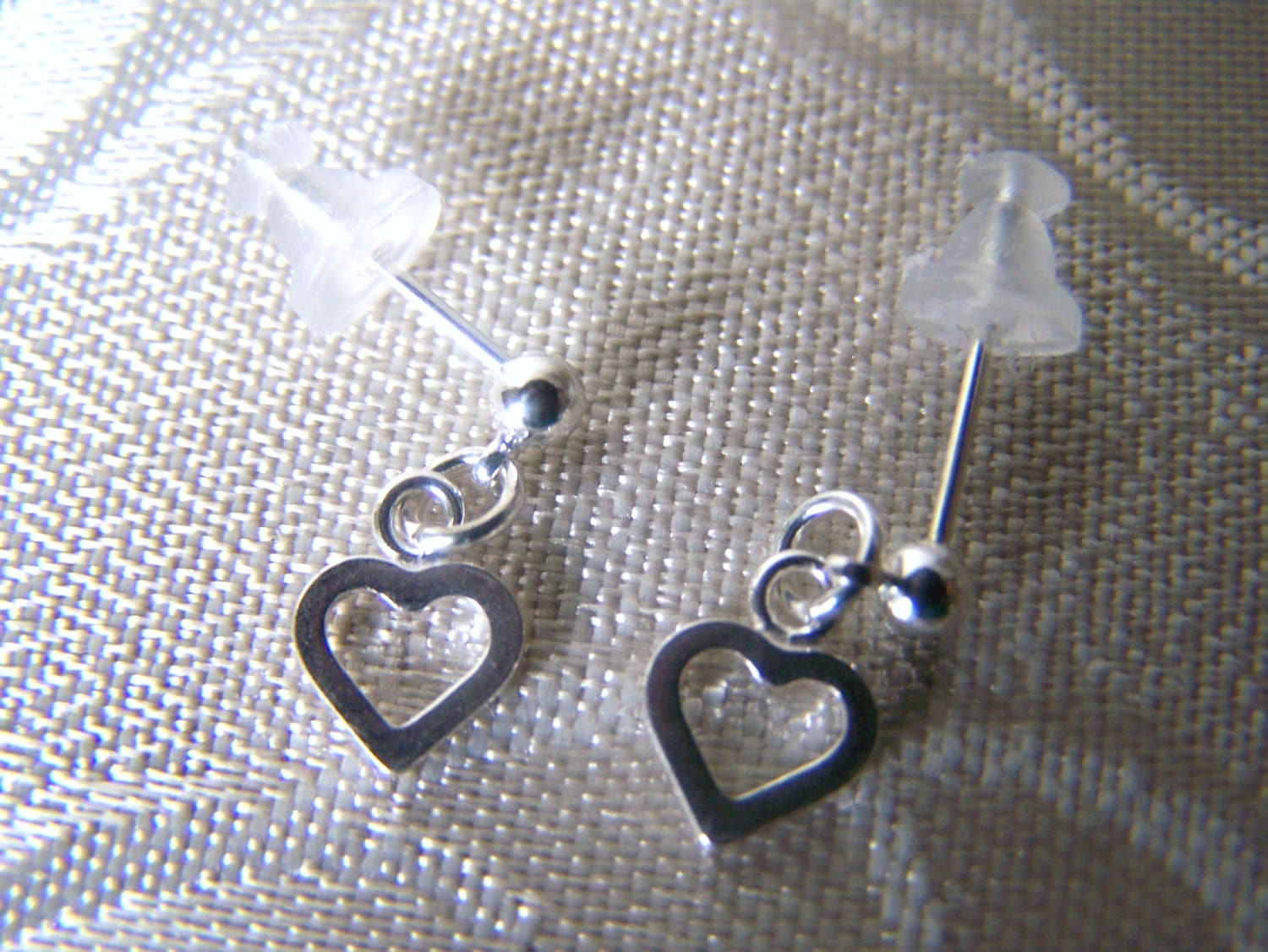 Ohrringe Herz Ausschnitt Post von lindasorigjewelry