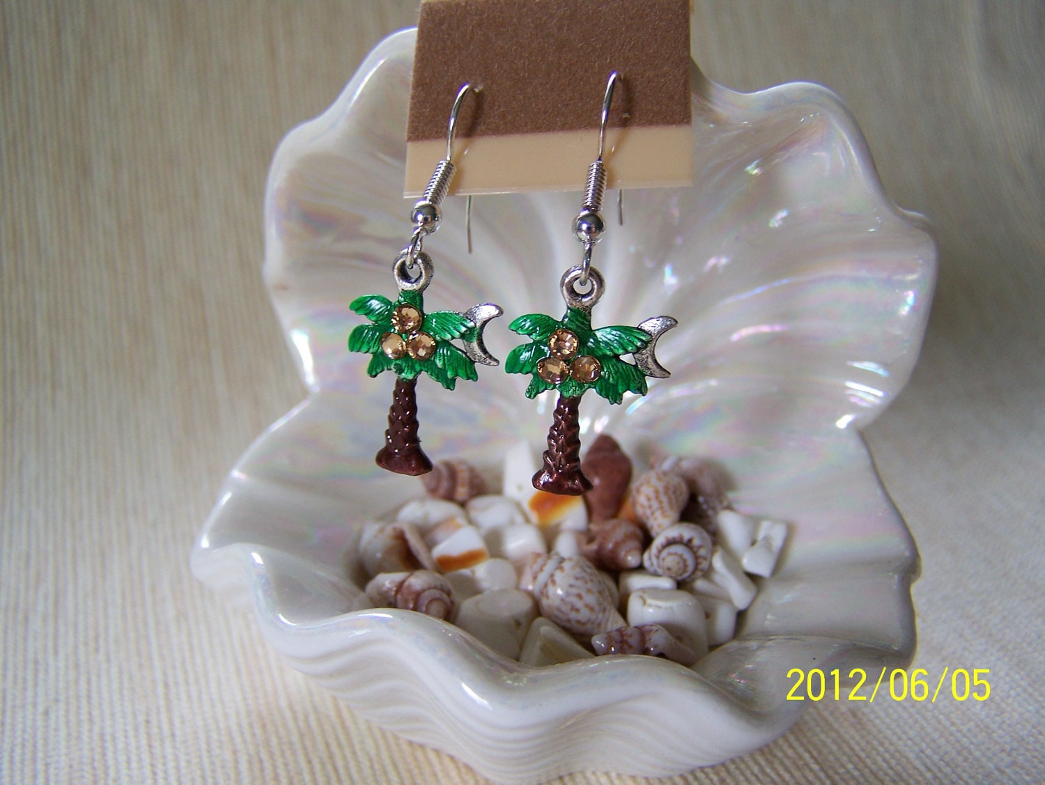 Palme Charm Ohrringe Sommer von lindasorigjewelry