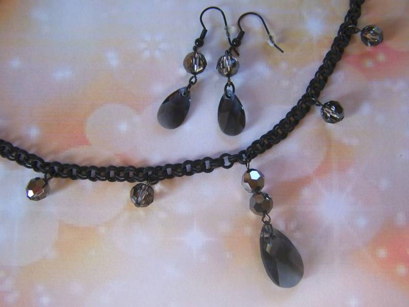 Schmuck-Set Swarovski Graphit Anhänger Halskette Und Ohrringe von lindasorigjewelry