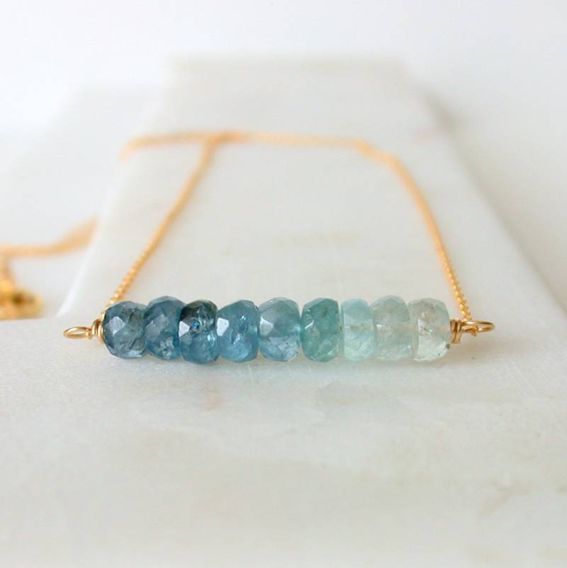 Moss Aquamarine Ombre Bar Halskette Sterling Silber Moss Aquamarine Ombre Bar Halskette Sterling Silber von lindatrentjewelry