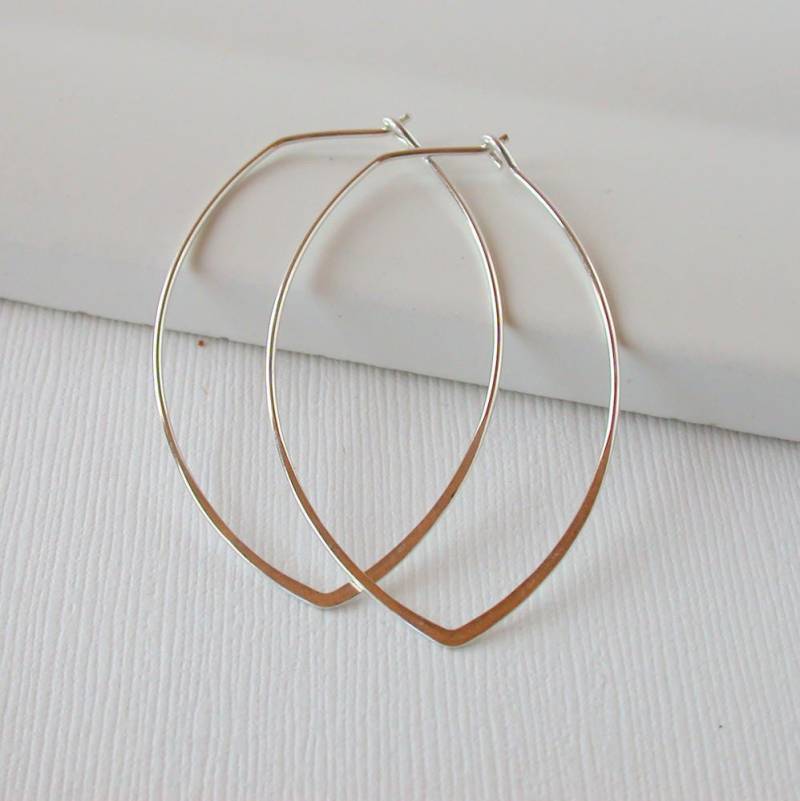 Gehämmertes Sterling Silber Marquis Creolen Leichter Brautjungfer Schmuck Gehämmertes Sterling Silber Marquis Creolen Leichter Brautjungfer Schmuck von lindatrentjewelry
