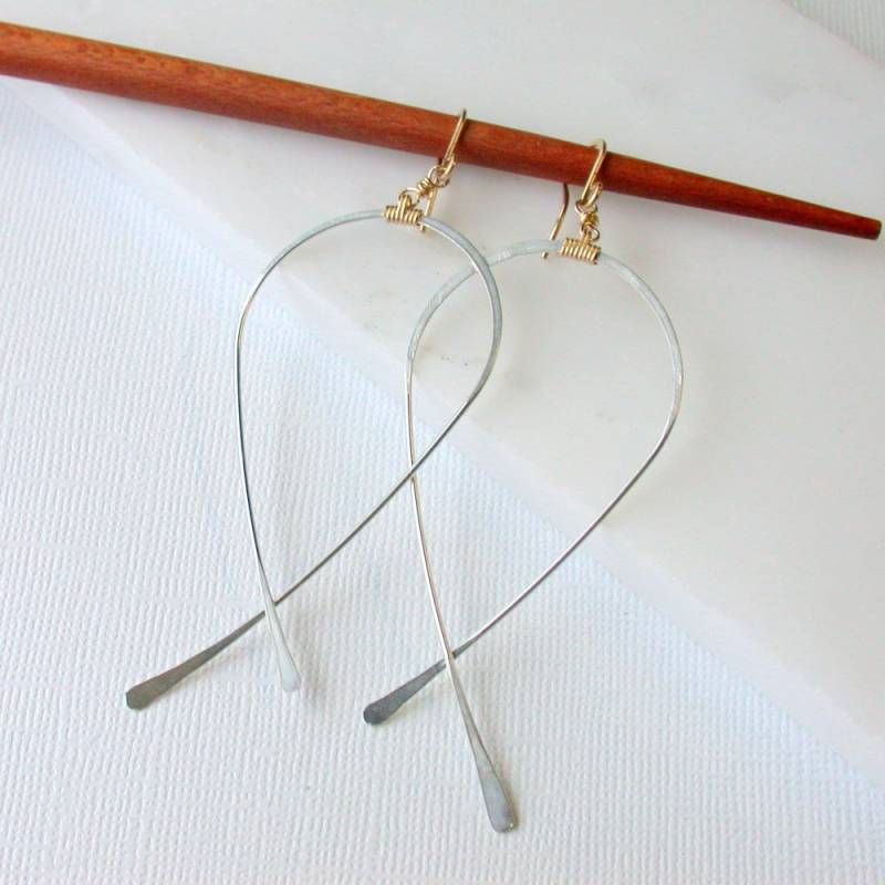 sterling Silber Teardrop Creolen Mixed Metal Schwingende Creolen von lindatrentjewelry
