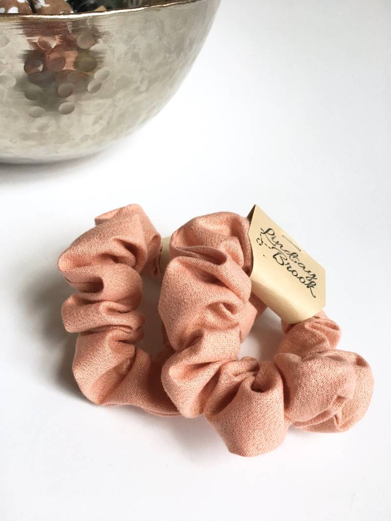Rosegold Scrunchie - Aus Biobaumwolle Rosegold Scrunchie - Aus Biobaumwolle von lindsaybrookdesigns