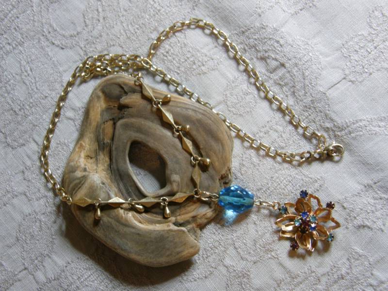 Artisan Gestaltete Gefüge Halskette Aus Vintage-Funden von lindysloops