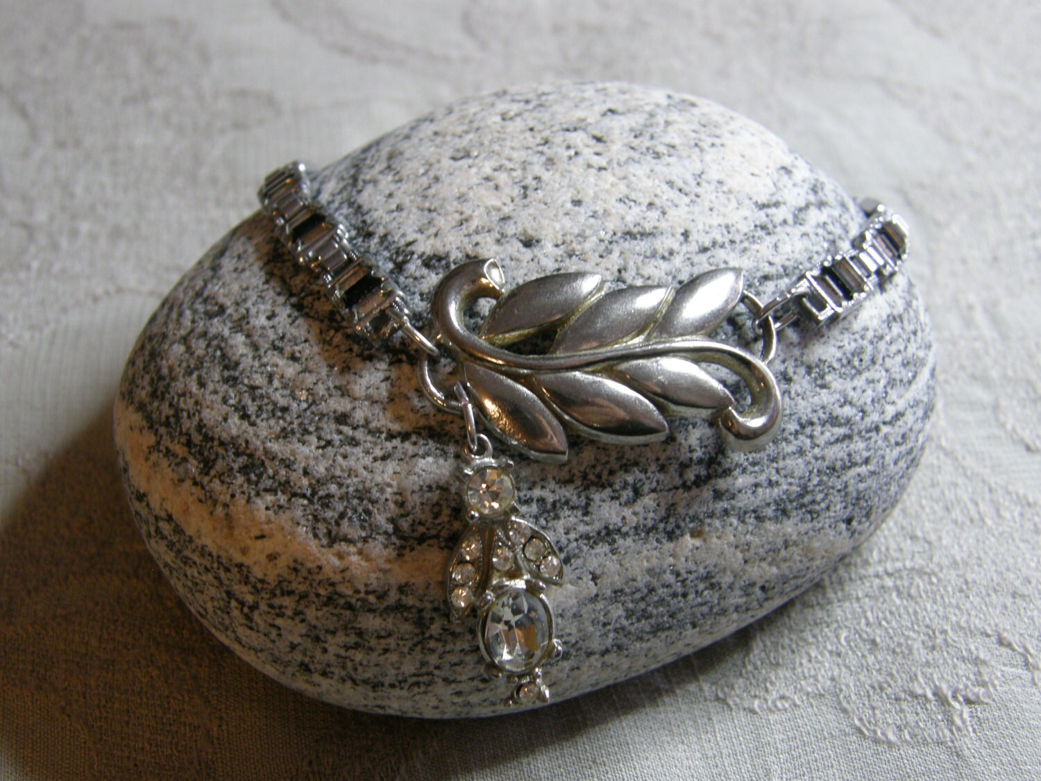 Handwerker Gemacht Gefüge Armband Mit Vintage Silberton Ergebnisse von lindysloops