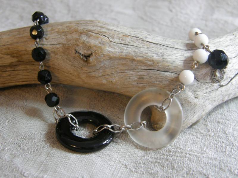 Handwerker Gemacht Gefüge Vintage Armband - Schwarz-Weiß-Ergebnisse von lindysloops