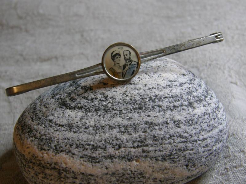 Jahrgang 1935 George V Und Königin Mary Silver Jubilee Bar-Brosche von lindysloops