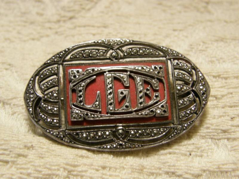 Vintage Markasit Und Rote Emaille Monogramm Brosche - Lge von lindysloops