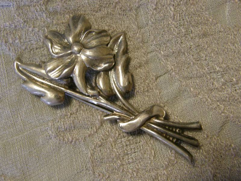 Vintage Sterlingsilber Hollow Wieder Blumen Brosche von lindysloops