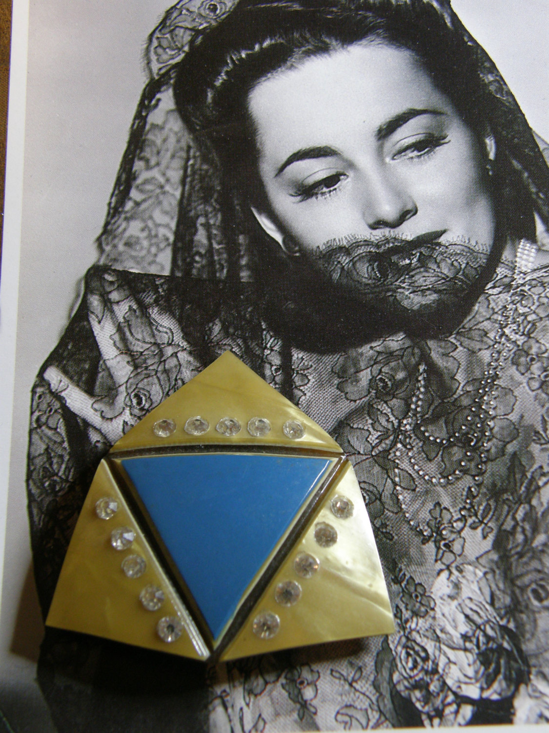 Vintage Zelluloid-Brosche Mit Strass Ca. 1920 von lindysloops