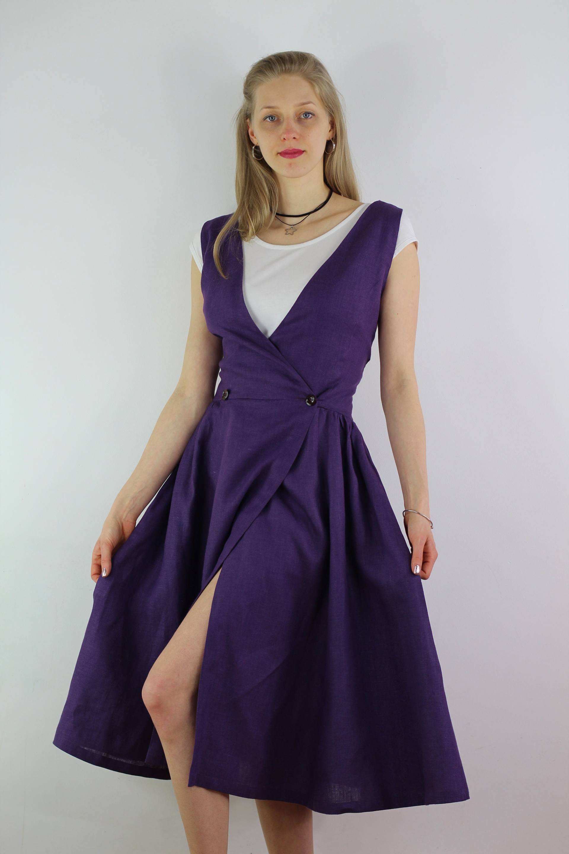 Leinen Wickelkleid Für Frauen, Größe Xs, Versandfertig, Naturbelassenes Damenkleid, Lila Farbenes Kleid, Sommerleinenkleid, Trägerkleid von linencity