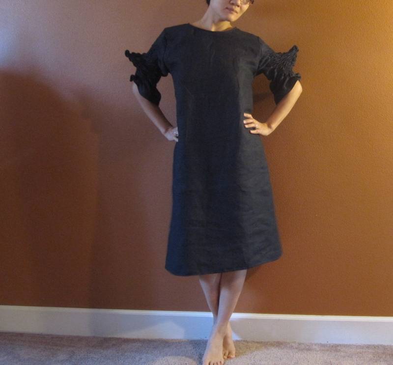 Maß Gesmoktes Leinenkleid Mit Stachelärmeln von linenclothingbyanny