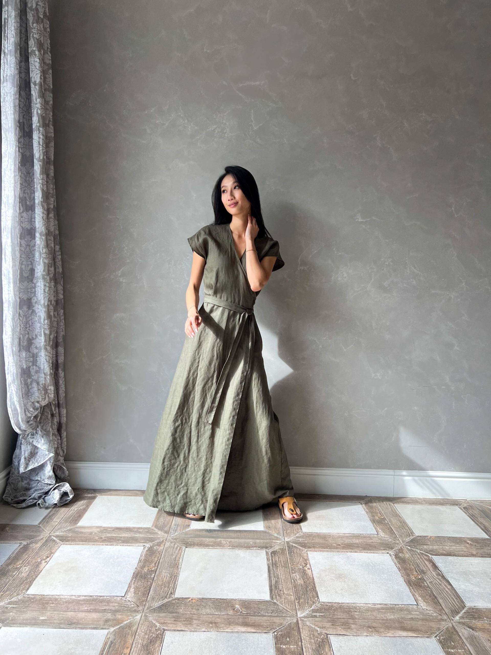 Grünes Leinen Wickelkleid, Mittelalter Kleid von linenfairytales