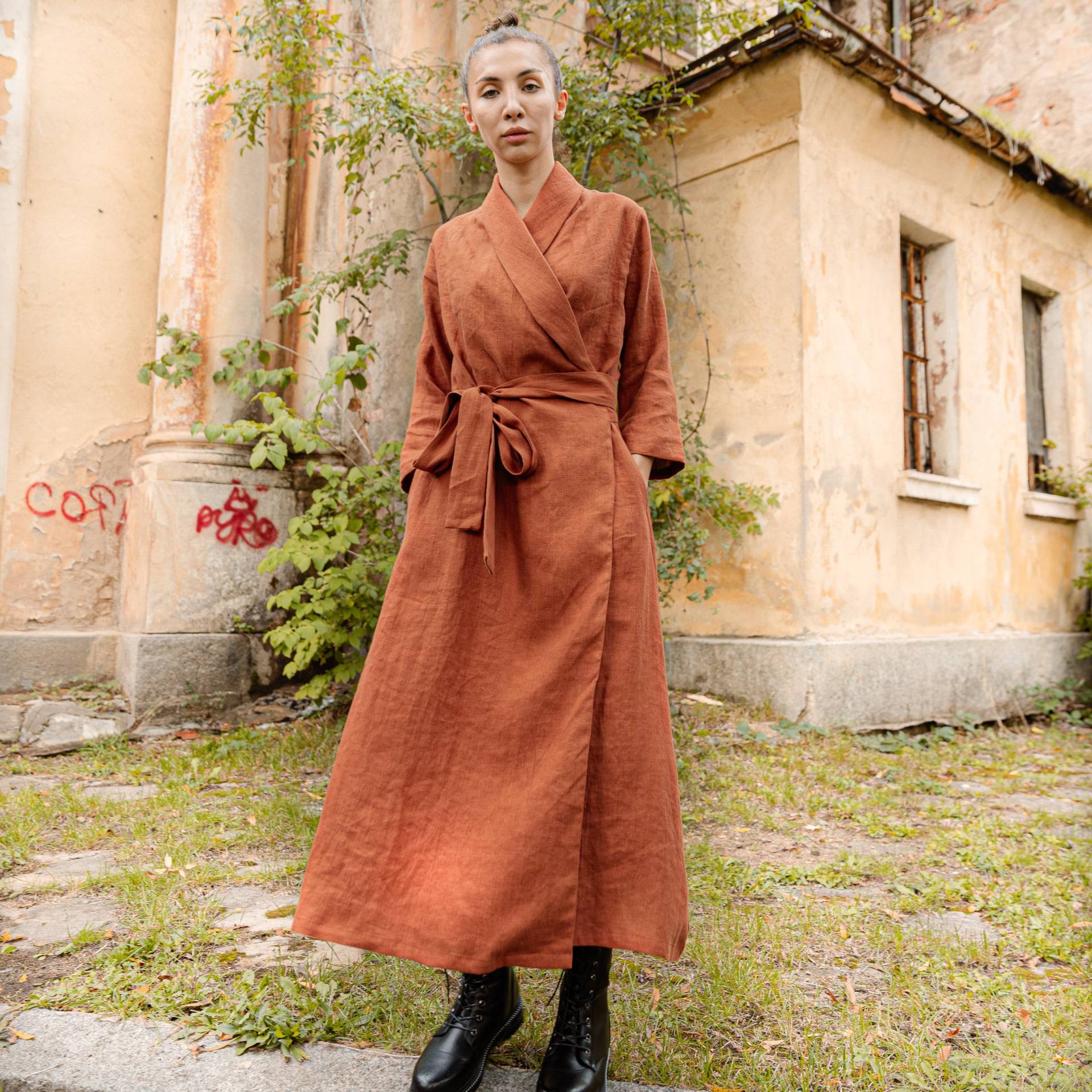 Langes Leinen Wickelkleid Nora/Kimono Bekleidung Für Damen von linenfairytales