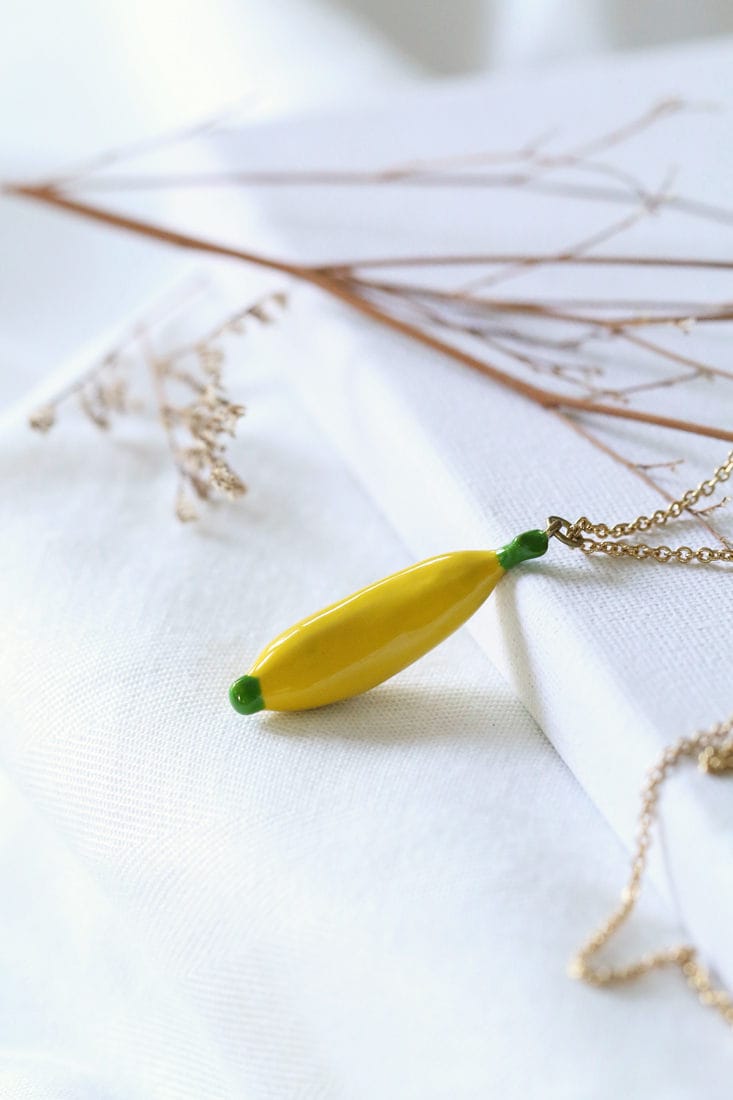 Bemalte Banane Halskette/Schmuck Leinen von linenjewelryshop